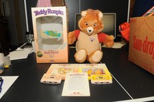 1985 WOW Teddy Ruxpin in original box with two cassettes and books