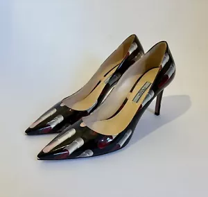 Prada decolte con tacco in pelle verniciata stampa rossetto saffiano - Foto 1 di 10