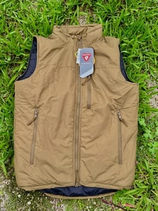 Gilet PCU Livello 7 marrone coyote Primaloft ECWCS di BAF US Army tutte le taglie NUOVO - Foto 1 di 16