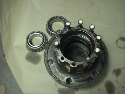 88-94 Isuzu NRR Rear Axle Wheel Hub Assembly RH or LH 6 Lug OEM - Image 1 of 4