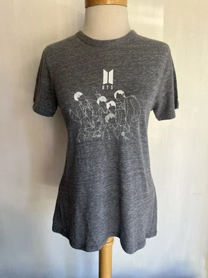 BTS (2013) официальный женщин K-Pop группы нездоровой пищи бренд Tri-Blend футболка маленький - Изображение 1 из 4