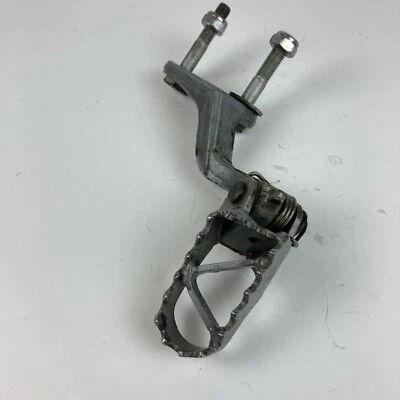 KTM 640 LC4-E Enduro 2000 2001 LH Front Left Foot Peg Footrest Bracket - Image 1 of 4