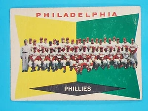 Tarjeta de equipo Topps Philadelphia Phillies 1960 #302 en muy buen estado + hendiduras - Imagen 1 de 12