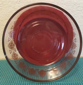 CLEARANCE *7 Cup Glass Food Storage Bowl, Burgundy Hearts with Lid (Made in USA) - Picture 1 of 8