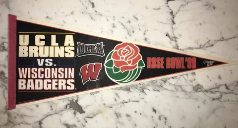 WISCONSIN VS UCLA 1999 ROSE BOWL PENNANT Cover