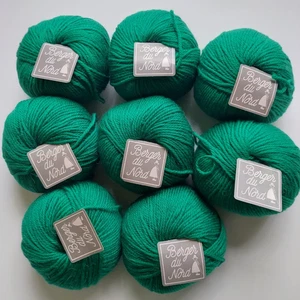 Berger du Nord LARGE 100 gram 3.5 oz Yarn Lot of 8 Kelly Green 9189  New Vintage - Picture 1 of 5