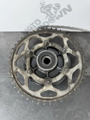 Triumph Street Triple 675 R 2016 roda dentada traseira transportadora e almofada 2013-15 40395 fabricante de equipamento original - Imagem 1 de 4