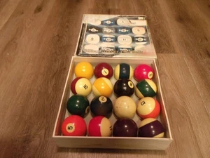 COLLECTIBLE VIPER BILLIARD MASTER POOL BALLS 2 1/4 INCH DIAMETER BILLIARD BALLS - Picture 1 of 3