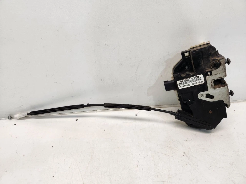 Ford Focus 2008 (sedán) pasajero pestillo de puerta trasera derecha - eléctrico Foto 1 de 4