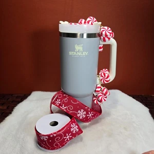 Neu ohne Etikett Stanley Thermoisolierter 40 Unzen Henkelbecher mit Schraubdeckel BPA-frei Neu ohne Etikett - Bild 1 von 5