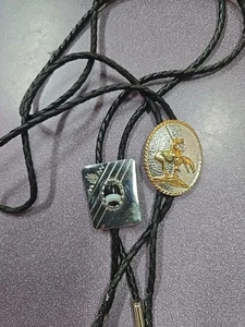 Vintage Messing Stein Bolo Krawatten Brosche Mann auf Pferd Ivan Taiwan - Bild 1 von 10