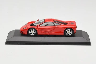 433133438 McLaren F1 GTR Red Roadcar Minichamps 1/43 - Immagine 1 di 4