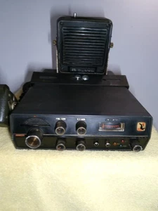 Johnson Viking 352 CB Radio With Mic 23 Channel - Picture 1 of 5