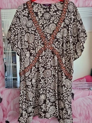 New Look Long Top Size 26 - Image 1 of 4