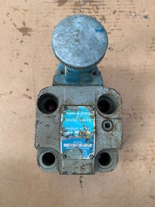 EATON Vickers Sperry CORPORATION F3 CG-06-C-40 / F3CG06C40 New Old Stock - Picture 1 of 5