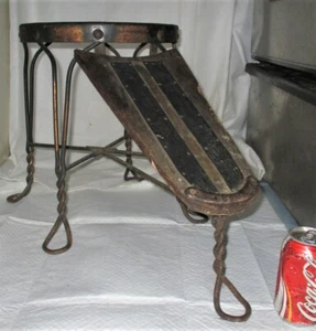 ANTIQUE PRIMITIVE USA TWISTED METAL WIRE WOOD SHOE SHINE STOOL BENCH PLANT STAND - Picture 1 of 8
