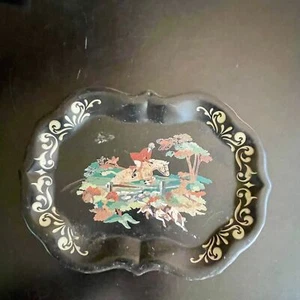 9 Zoll Distressed Tole schwarzes Metalltablett britische Jagdszene mit Beagle Hounds Springen - Bild 1 von 2