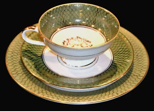 Vintage MCM SCHIRNDING BAVARIA Green & Gold Cup, Saucer & Dessert Plate Set - Picture 1 of 19
