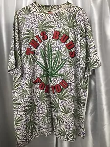 CAMISETA DE COLECCIÓN ""THIS BUDS FOR YOU"" Impreso Total MARIHUANA Weed Refer L 46" 420 - Imagen 1 de 7