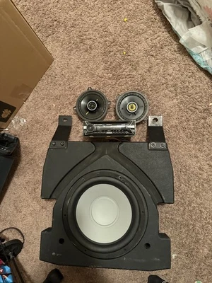 Subwoofer Rockford Fosgate M1D2-10B. Con cubierta Sony y dos altavoces puerta pateador Foto 1 de 4