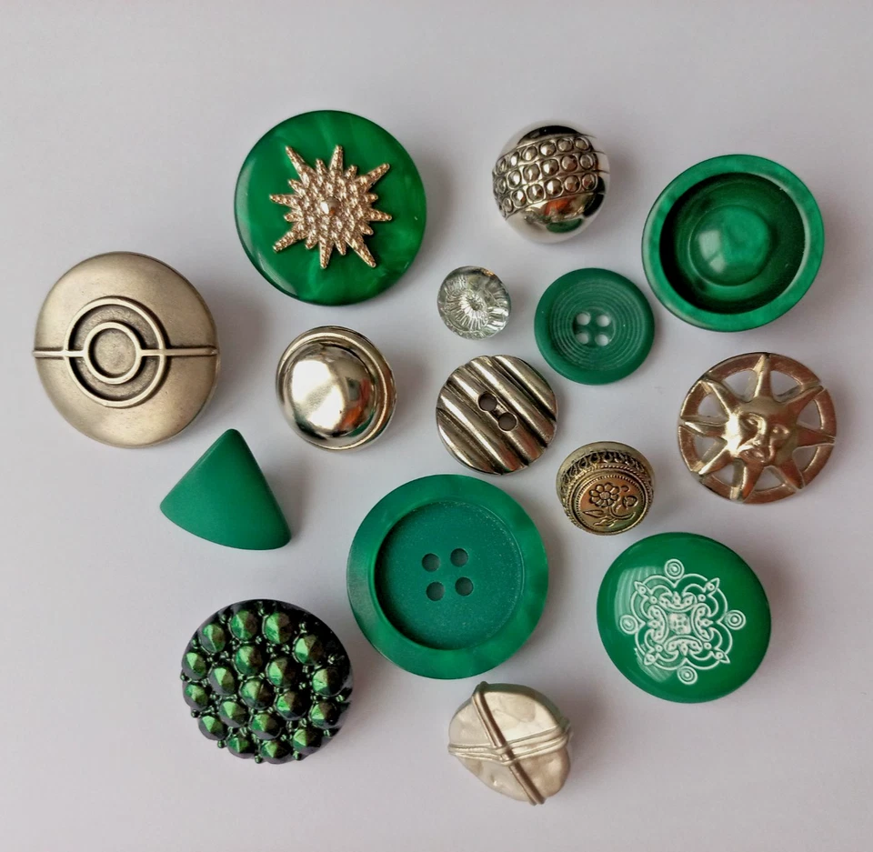 Knöpfe Schmuckknöpfe grün silber Mischung Konvolut Basteln - Bild 1 von 1