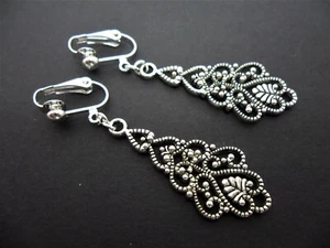 A PAIR OF TIBETAN SILVER DANGLY FILIGREE CLIP ON EARRINGS. NEW. - Picture 1 of 1