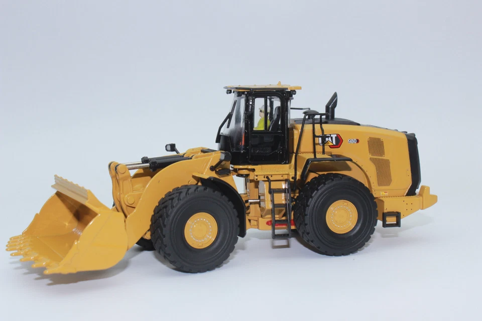 Diecast Masters 85684 CAT 980  Radlader 1:50 Caterpillar NEU in OVP - Bild 1 von 4