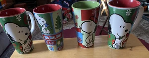 Juego de 4 tazas Gibson Home Christmas Snoopy Latte  - Imagen 1 de 8
