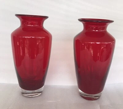 Vaso de vidro vermelho rubi 91/2" frasco de gengibre magro em forma de base transparente 41/2" diâmetro conjunto 2 - Imagem 1 de 4
