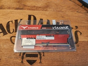 TLZRD48G3000HC16CBL TEAMGROUP DESKTOP MEMORY 8GB DDR4 3000 CL16-18-18-38 (CA63) - Picture 1 of 2