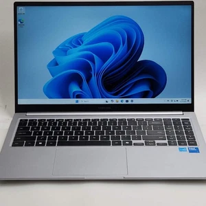 Samsung Galaxy Book4 750XGK 15,6" Core 7 150U 1,8 GHz 16 GB RAM 512 GB - Foto 1 di 12