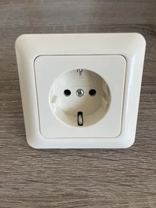 Steckdose Berker Modul 2 cremeweiss komplett mit Rahmen.Topzustand - Bild 1 von 1