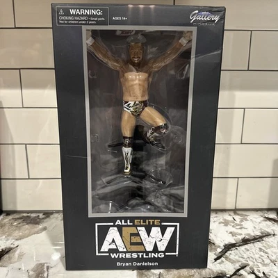 Diamond Select Toys AEW Gallery: Estatua PVC Bryan Danielson Foto 1 de 4