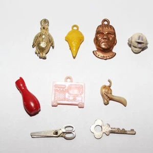 Lote Dije Dije Juguete Premio Gumball de Colección Cereal Premium Hombre Bogey Llave Pingüino Mono - Imagen 1 de 3