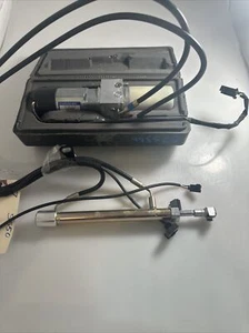 07-13 Mercedes W221 S550 S63 AMG Bloqueo Tapa del Tronco Bomba Hidráulica de Retirada FABRICANTE DE EQUIPOS ORIGINALES - Imagen 1 de 4