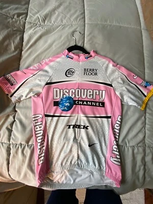 Camiseta rosa vintage del equipo de ciclismo profesional Discovery Channel para mujer de Nike Foto 1 de 2