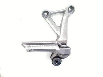 SUPORTE DE APOIO PARA OS PÉS TRASEIRO DIREITO Honda CBR 500 R 2019-2020 (CBR500RA PC62-KK50) 2019 - Imagem 1 de 2