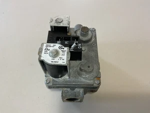 GOODMAN JANITROL AMANA C64769-07 GAS VALVE WHITE RODGERS 36E22 203 - Picture 1 of 5
