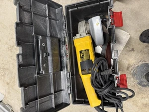 Amoladora angular con cable DEWALT DW474 120 V 7 pulgadas 6000 RPM 15A - Imagen 1 de 9