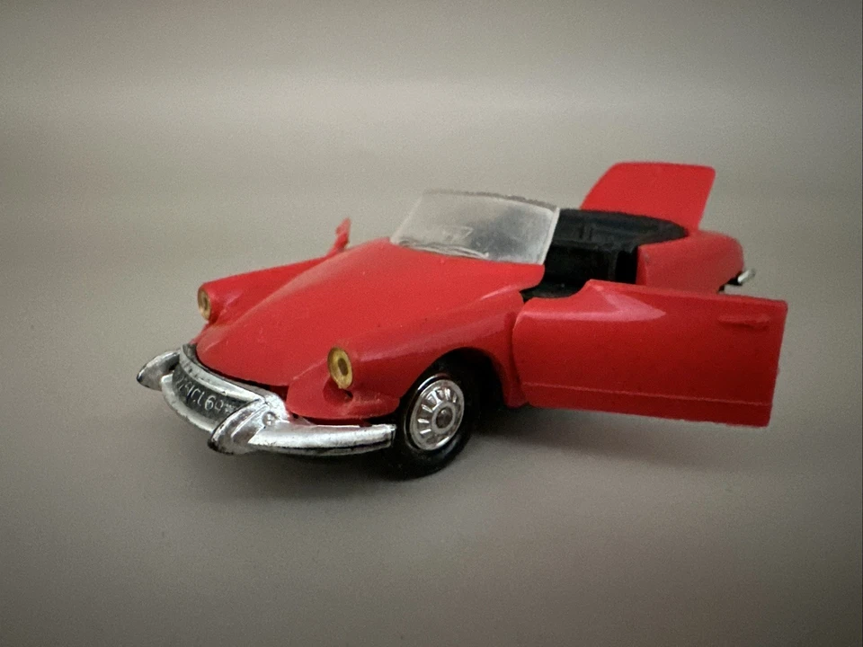 NOREV CITROËN DS 19 CABRIOLET 1967 Type 1 Couleur Rouge. Excellent état…. Réf 88 - Photo 1/4