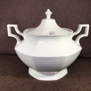 Johnson Brothers Eternal Beau Soup Tureen Large Vegetable Serving Dish - Picture 1 of 17