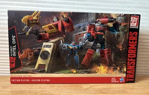 Transformers Platinum Edition Autobot Intel Ops - G1 Blaster & Perceptor - New - Picture 1 of 8