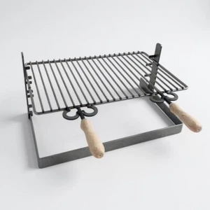 GRIGLIA PER BARBECUE IN FERRO GRATICOLA 40,50,60,80,90,100,110X36 CM REGOLABILE - Foto 1 di 147