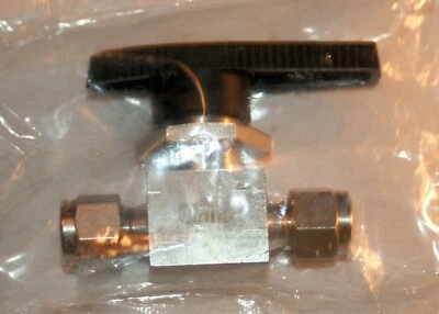   1/4" Tube OD 316ss Ball Valve (3000 Psig) Tylok BM2-I-04T - Image 1 of 2