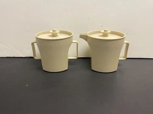 Vintage Tupperware Cream & Sugar Set With Push N Seal Tops Almond 1414 1415 - Picture 1 of 11