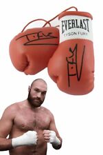 Tyson Fury signierte Mini-Boxhandschuhe