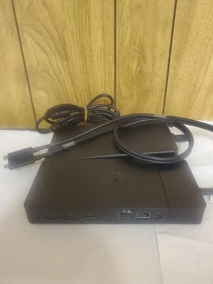 Estación de acoplamiento Dell Performance Dock WD19DCS con adaptador de corriente 240 W Foto 1 de 4