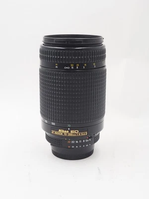 Objetivo Nikon AF 70-300 mm f/4-5,6 D ED (U38999) SOLO PARA RESIDENTES DE EE. UU. Foto 1 de 2