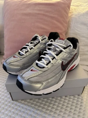 ⚪️ Nike Initiator ⚪️ Sneaker  Turnschuhe Gr. 44,5 / 9,5/ 10,5  Silber - Bild 1 von 4