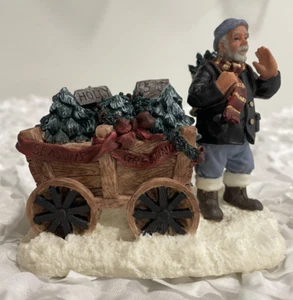 Mervyn's Village Square Man & Wagon Vendo Acebo 4” de Alto ¡BONITO! - Imagen 1 de 8
